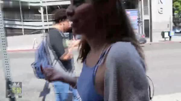 最新流出素人投稿自拍成人网很火的爆乳蛮腰翘臀魔鬼身材混血妹援交土豪1080P超清